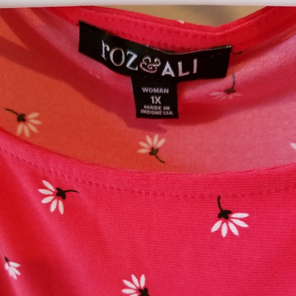 Dress Barn tulip hem blouse, 1X NWOT - Picture 3 of 5